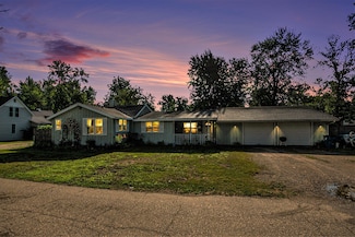 1021 1st St, Bangor, MI 49013