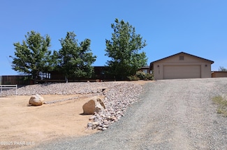 17985 E Hunters Ln, Dewey-Humboldt, AZ 86327