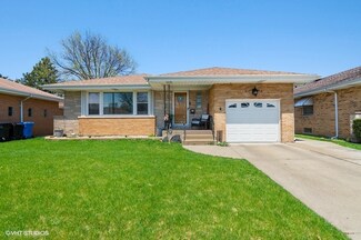 8528 W Sunnyside Ave, Chicago, IL 60656