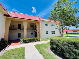 145 Lake Evelyn Dr, West Palm Beach, FL 33411