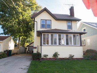 1811 Stirling Ave, Lansing, MI 48910
