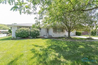 206 Parkview Dr, Walbridge, OH 43465