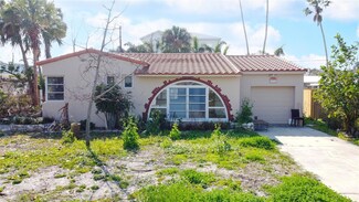 15732 1st St E, Redington Beach, FL 33708