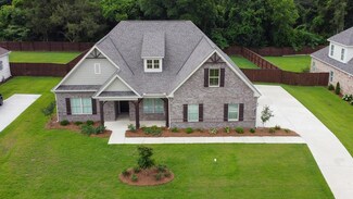 203 Charleston Mills Dr, Midland City, AL 36350