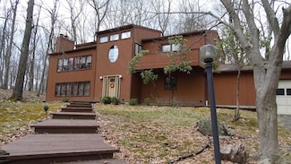 6138 Wales Ct, East Stroudsburg, PA 18301