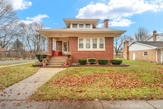 902 S 7th St, Saint Charles, IL 60174