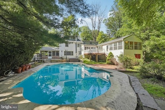 417 Toland Dr, Fort Washington, PA 19034