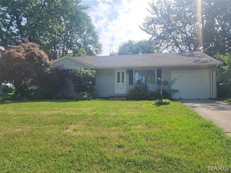 506 Maple St, Greenville, IL 62246