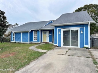 2621 Idlebrook Cir, Midway Park, NC 28544