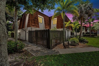 2220 White Pine Cir Unit B, Greenacres, FL 33415