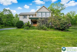 560 W Center St, Wind Gap, PA 18091