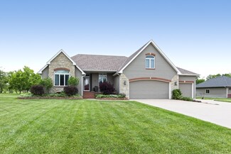 46 Parkview Rd, Hesston, KS 67062