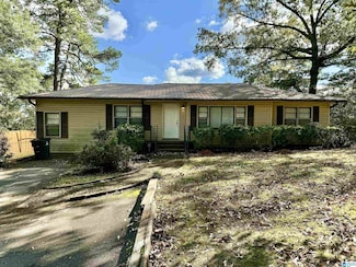 1733 Faircrest Dr, Bessemer, AL 35023