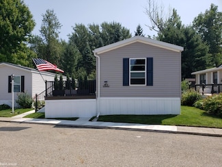 258 Shoreline Dr W, Port Sanilac, MI 48469