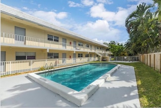 660 Glouchester St Unit 206, Boca Raton, FL 33487