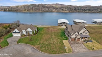 305 Charleston Light, Loudon, TN 37774
