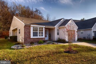 30 Clifford Ct, Mount Laurel, NJ 08054