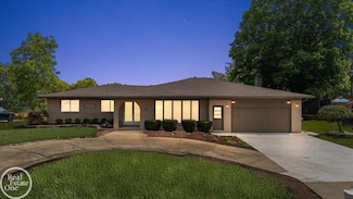 2532 Belle View Dr, Shelby Township, MI 48316