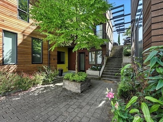 3813 Fremont Ln N, Seattle, WA 98103