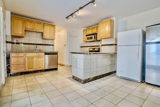 571 Somerville Ave Unit 571A, Somerville, MA 02143