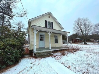 182 Fairview St W, Greenfield, MA 01301