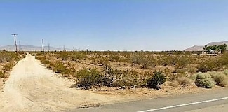 6695 Backus Rd, Mojave, CA 93501