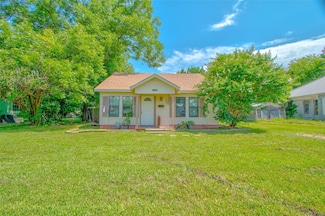2432 W Kaufman St, Paris, TX 75460