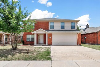 9821 Sparrow Hawk Ln, Fort Worth, TX 76108