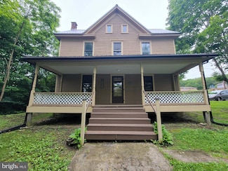 207 W Sycamore St, Snow Shoe, PA 16874