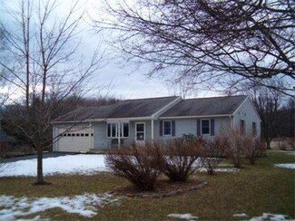 17 Norwottuck Dr, Hadley, MA 01035