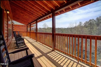 821 String Run Way, Pigeon Forge, TN 37863