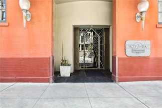 330 Julia St Unit PH3, New Orleans, LA 70130