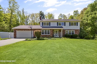 11 Imperial Ln, Ballston Lake, NY 12019