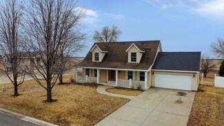 709 Maple Ln, Grove City, MN 56243