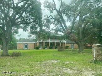 1112 W Lasalle St, Ville Platte, LA 70586