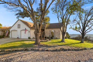1044 Edinburgh Dr, Kerrville, TX 78028