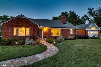 2411 N Glebe Rd, Arlington, VA 22207