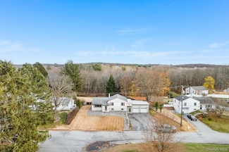 15 Franklin Rd, Hyde Park, NY 12538