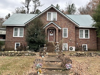 212 E Main St, Waverly, TN 37185