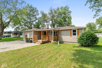5661 N Clover Elm Dr, Fairland, IN 46126