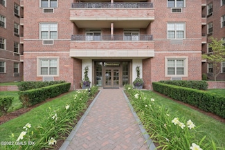 20 Church St Unit A22, Greenwich, CT 06830