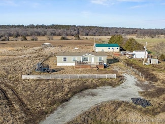 40180 E1290 Rd, McCurtain, OK 74944