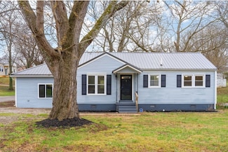 501 Green Acres Dr, Columbia, TN 38401