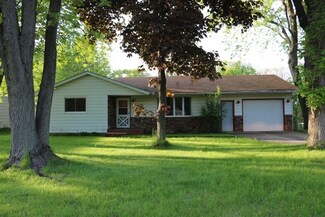 103 Locust St, Rio, WI 53960