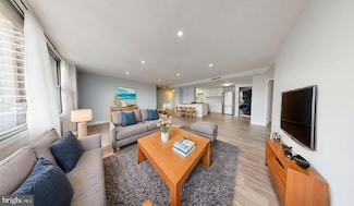 4600 Duke St Unit 431, Alexandria, VA 22304