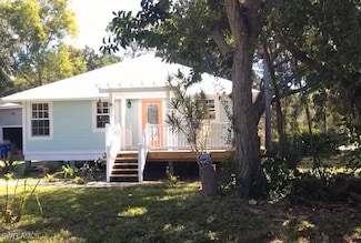 4404 Lake Heather Cir, Saint James City, FL 33956