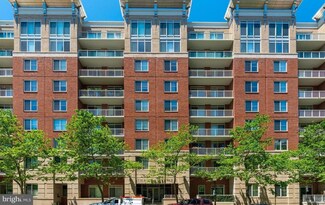 820 N Pollard St Unit 915, Arlington, VA 22203