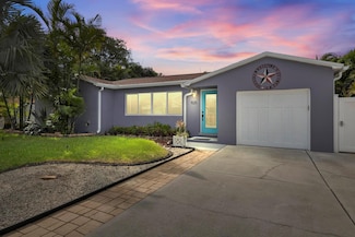 1525 N L St, Lake Worth, FL 33460