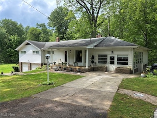 505 Woodside St SW, Hartville, OH 44632