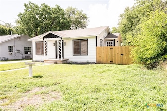 1004 Buena Vista Ave, Victoria, TX 77901